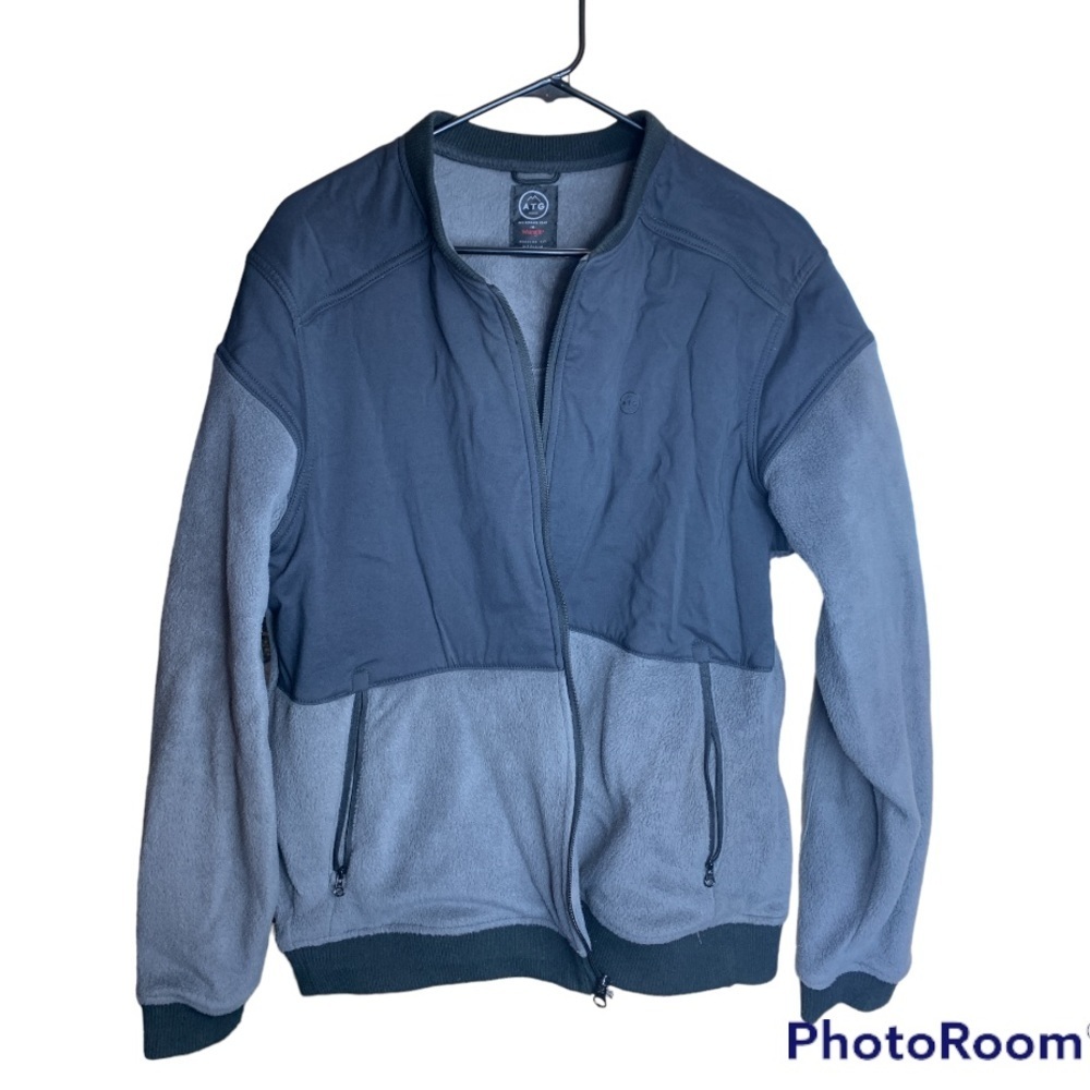 Like new two toned grey wrangler all terrain gear regular fit jacket